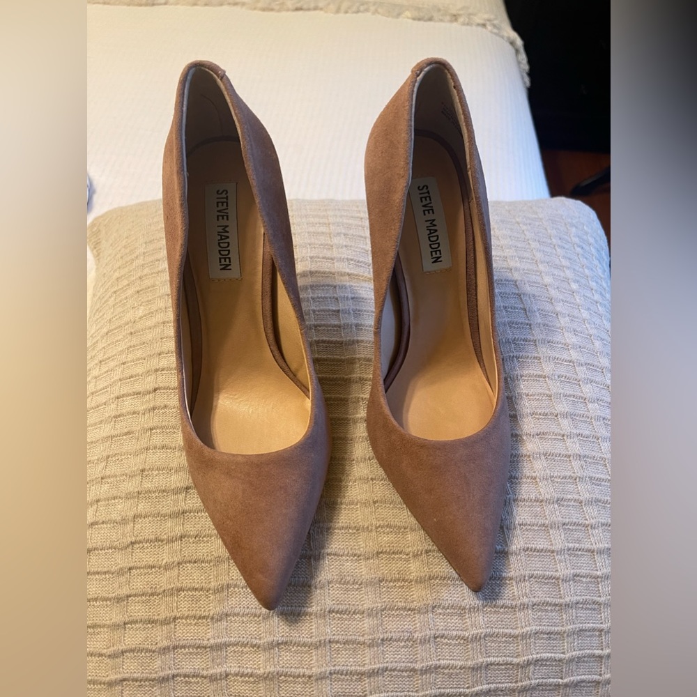 Steve Madden Stiletto Suade Pumps